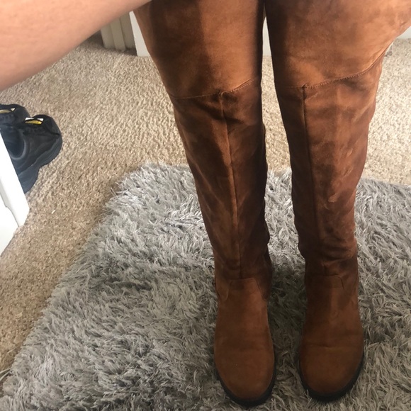 These are knee high boots - Picture 2 of 2